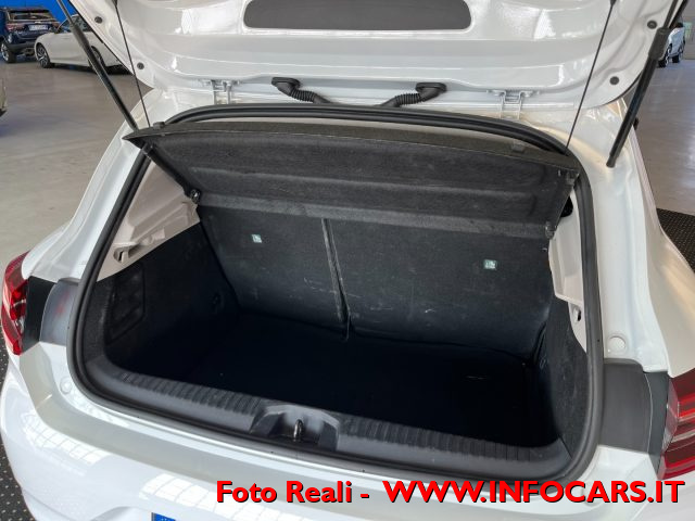 RENAULT Clio usata, con Luci diurne LED