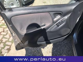 TOYOTA Yaris usata, con Alzacristalli elettrici