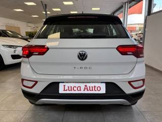 VOLKSWAGEN T-Roc usata, con Autoradio