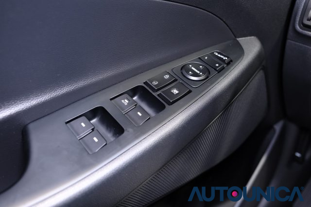 HYUNDAI Tucson usata, con Hill holder