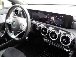 MERCEDES-BENZ CLA 180 usata, con Sedile posteriore sdoppiato