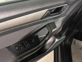 VOLKSWAGEN T-Roc usata, con ESP
