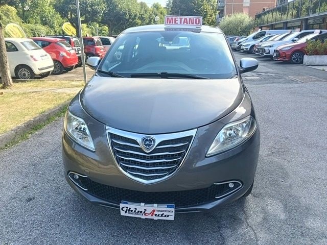 LANCIA Ypsilon usata, con Autoradio