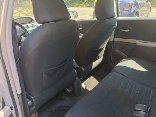 TOYOTA Yaris usata, con Sedile posteriore sdoppiato
