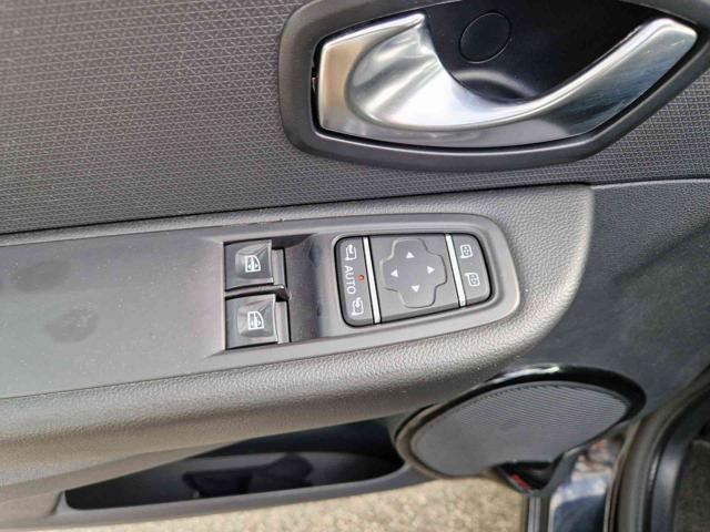 RENAULT Clio usata, con Sedile posteriore sdoppiato