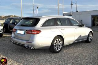 MERCEDES-BENZ E 220 usata, con Cerchi in lega