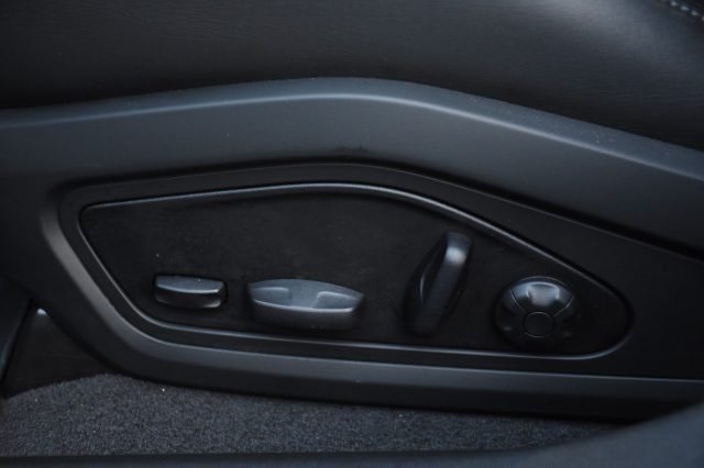 PORSCHE Taycan usata, con USB