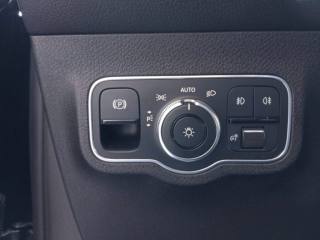 MERCEDES-BENZ GLB 200 usata, con Vivavoce