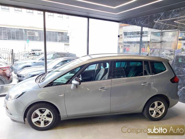 OPEL Zafira Tourer usata, con Autoradio
