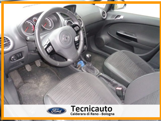 OPEL Corsa usata, con ESP