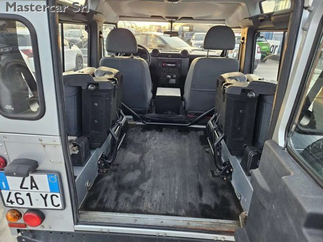 LAND ROVER Defender usata 10