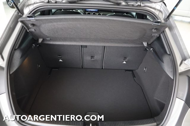 MERCEDES-BENZ A 180 usata, con Luci diurne