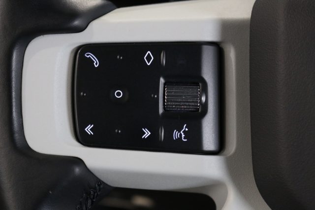 LAND ROVER Defender usata 27