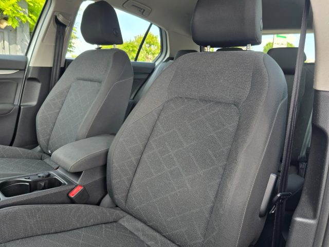 VOLKSWAGEN Golf usata, con Carica per smartphone a induzione