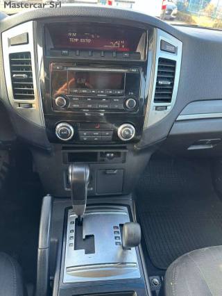 MITSUBISHI Pajero usata, con Sedile posteriore sdoppiato