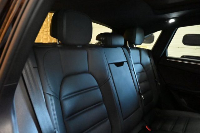 PORSCHE Macan usata 130