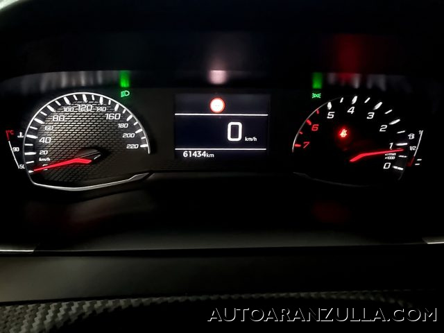 PEUGEOT 208 usata, con USB