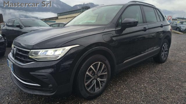 VOLKSWAGEN Tiguan usata, con Airbag