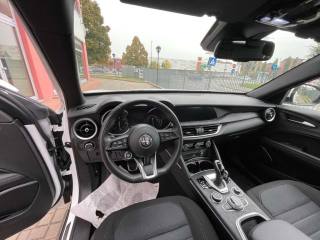 ALFA ROMEO Stelvio usata, con Controllo automatico clima