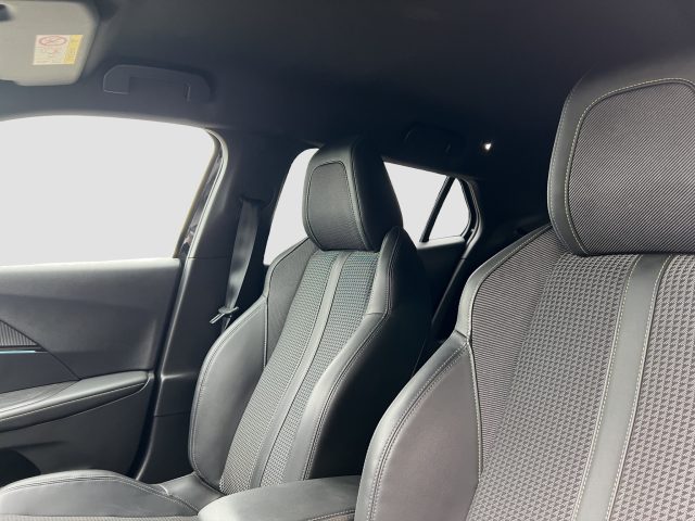 PEUGEOT 2008 usata 9