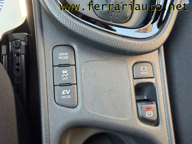 TOYOTA Yaris Cross usata, con Sedile posteriore sdoppiato
