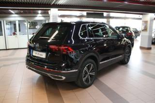 VOLKSWAGEN Tiguan usata, con Autoradio