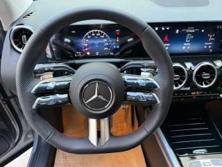 MERCEDES-BENZ GLA 180 usata, con Controllo elettronico della corsia