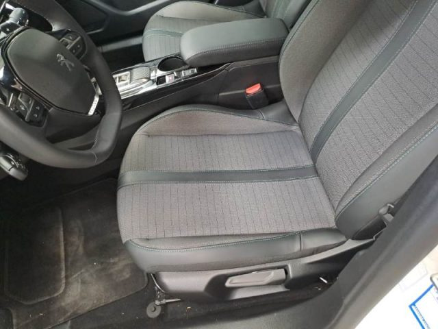 PEUGEOT 2008 usata, con Cruise Control