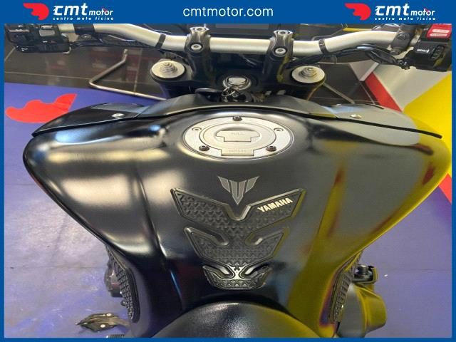 YAMAHA MT-09 usata 8