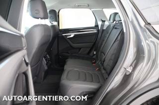 VOLKSWAGEN Touareg usata, con Fari LED