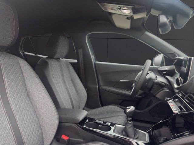 PEUGEOT 2008 usata, con Sensori di parcheggio posteriori