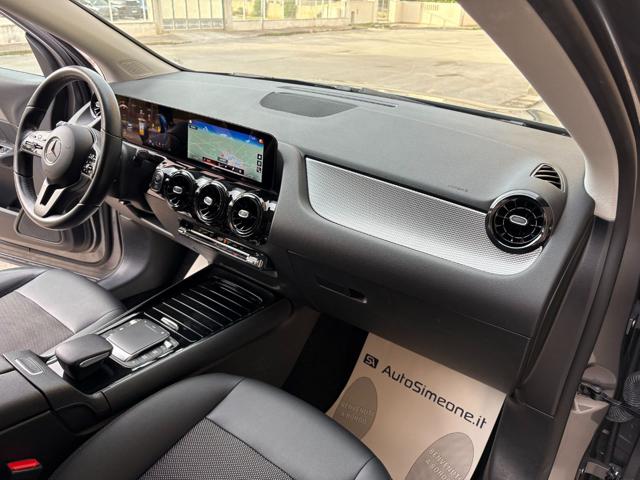 MERCEDES-BENZ GLA 180 usata, con Cronologia tagliandi