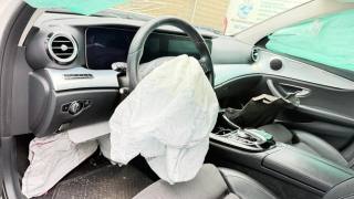 MERCEDES-BENZ E 220 usata, con Chiusura centralizzata