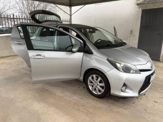 TOYOTA Yaris usata 41