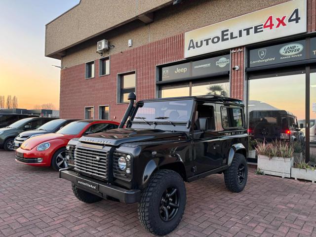 LAND ROVER Defender usata, con USB