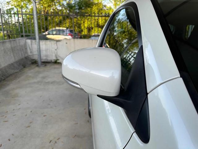 TOYOTA iQ usata 58