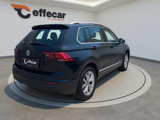 VOLKSWAGEN Tiguan usata, con Autoradio