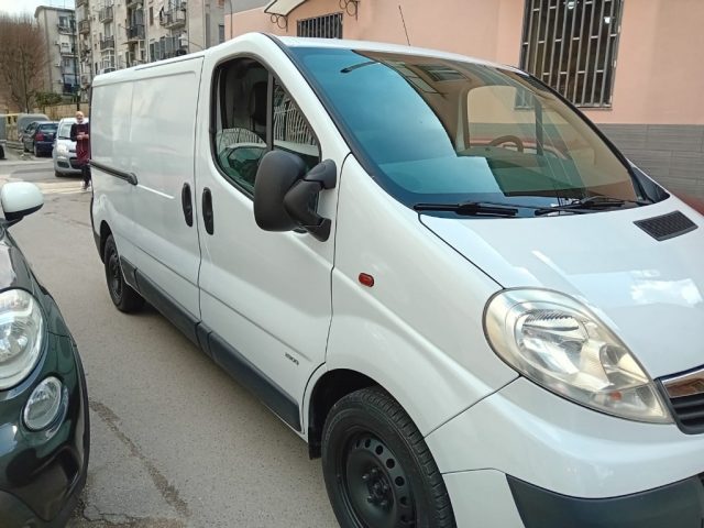 OPEL Vivaro usata, con Airbag