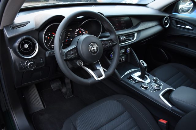 ALFA ROMEO Stelvio usata, con Alzacristalli elettrici