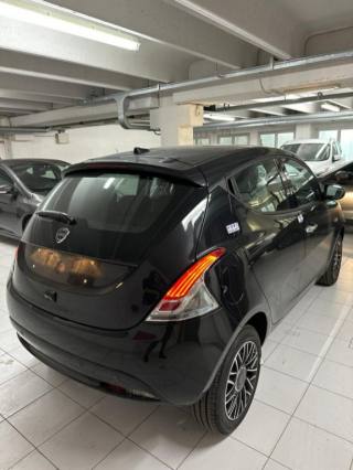 LANCIA Ypsilon usata, con Park Distance Control