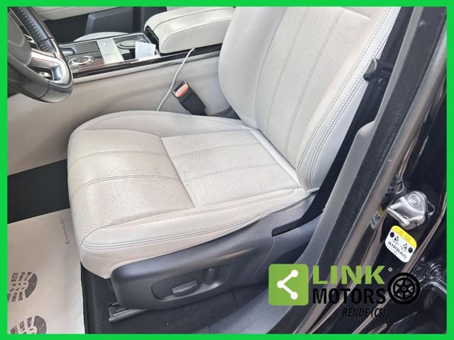 LAND ROVER Range Rover Velar usata, con Touch screen