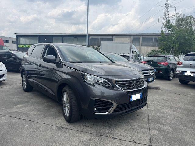 PEUGEOT 5008 usata, con Airbag