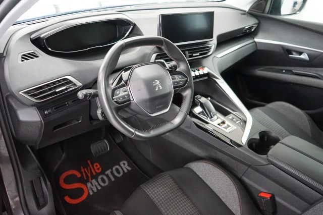 PEUGEOT 5008 usata, con Autoradio