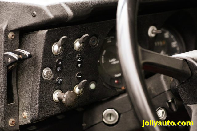 LAND ROVER Defender usata 108