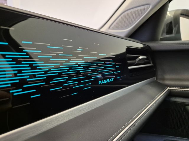 VOLKSWAGEN Passat usata, con Sensore di luce