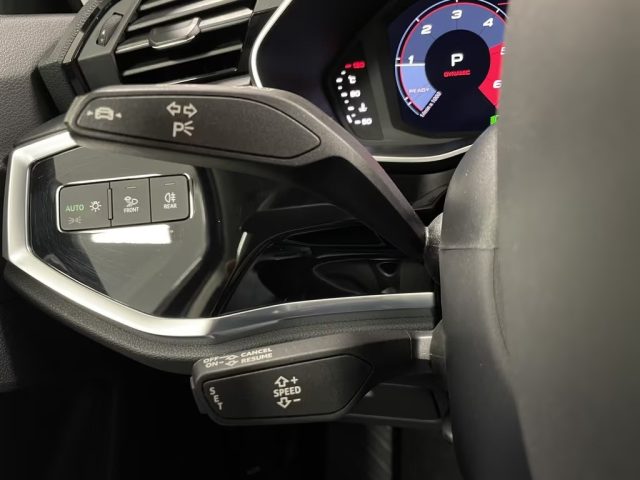 AUDI Q3 usata, con Park Distance Control