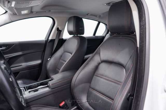 JAGUAR XE usata, con Controllo trazione