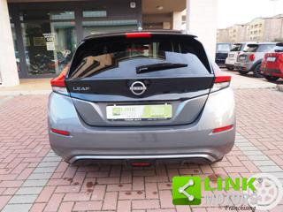 NISSAN Leaf usata, con Autoradio