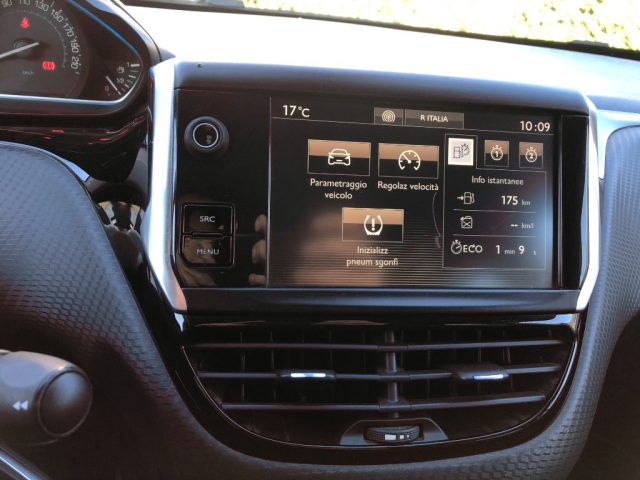 PEUGEOT 2008 usata, con Sensori di parcheggio posteriori