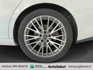 MERCEDES-BENZ CLA 200 usata, con Sedile posteriore sdoppiato